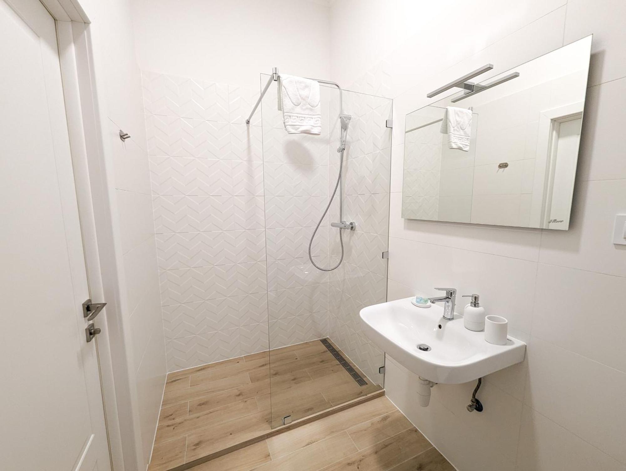 Kyiv Honchara Hotel מראה חיצוני תמונה